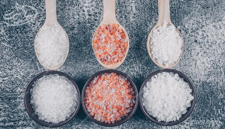 راه‌های دفع سریع نمک از بدن چیست؟ اگر غذای شور خوردیم چه کنیم؟
